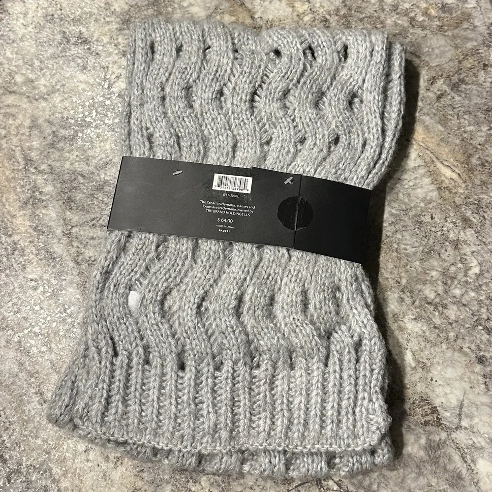 NWT Tahari Cable Knit Beanie & Scarf 2 Piece Set Gray OS Lightweight Cozy Gift